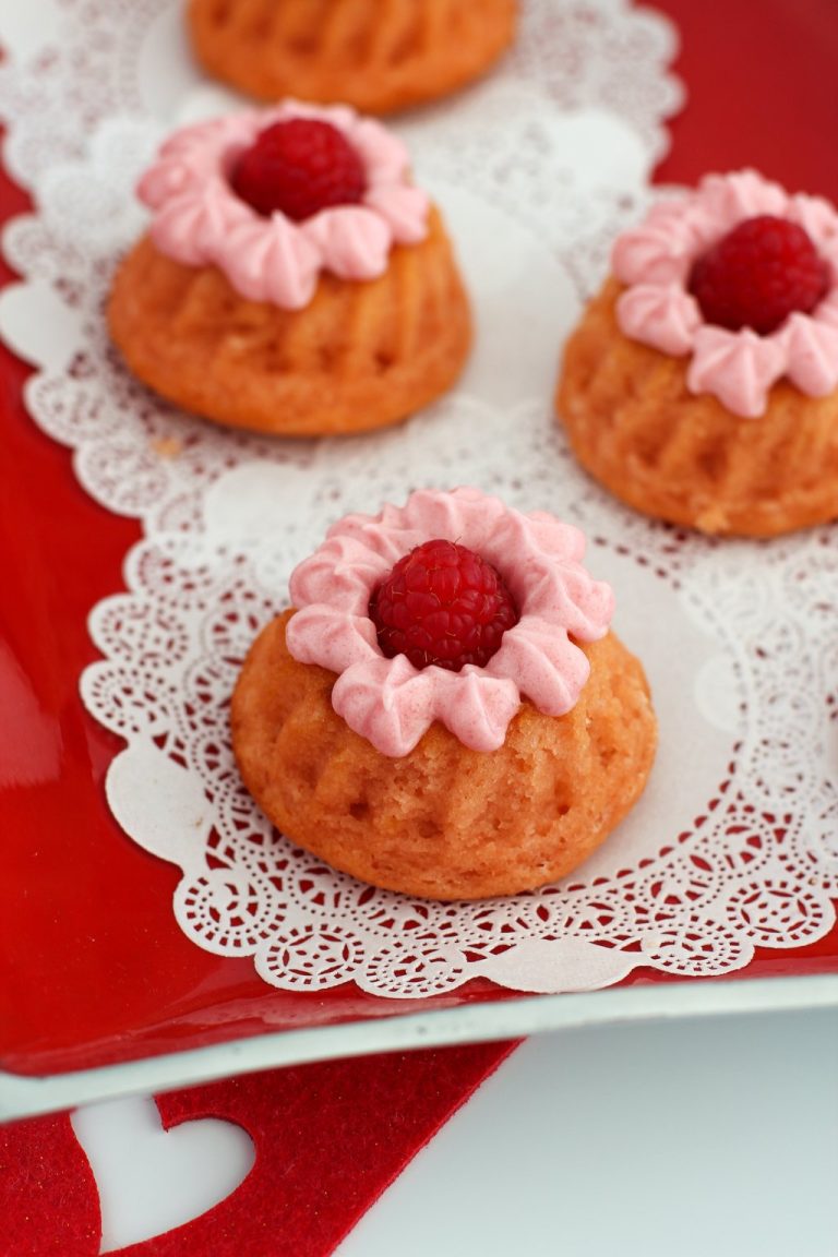 Raspberry Vanilla Mini Bundt Cakes 01