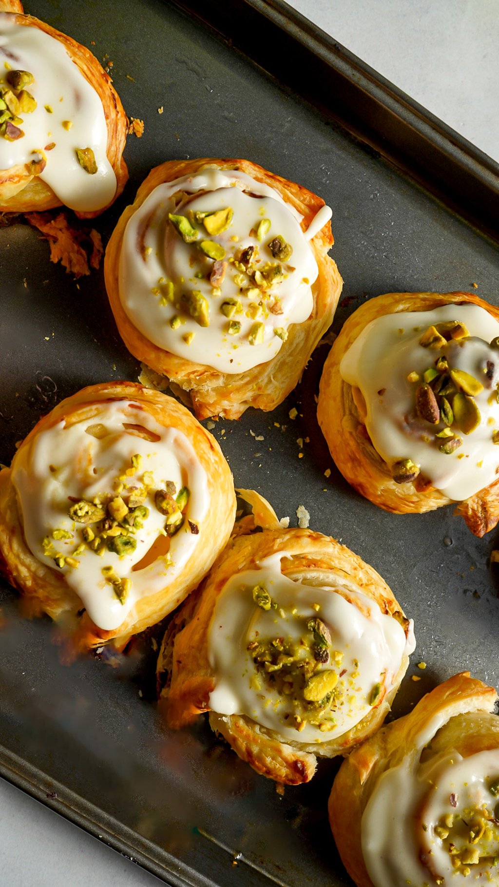 Pistachio Vanilla Puff Pastry Rolls 02