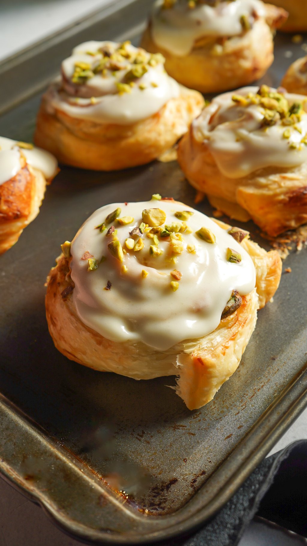 Pistachio Vanilla Puff Pastry Rolls 03